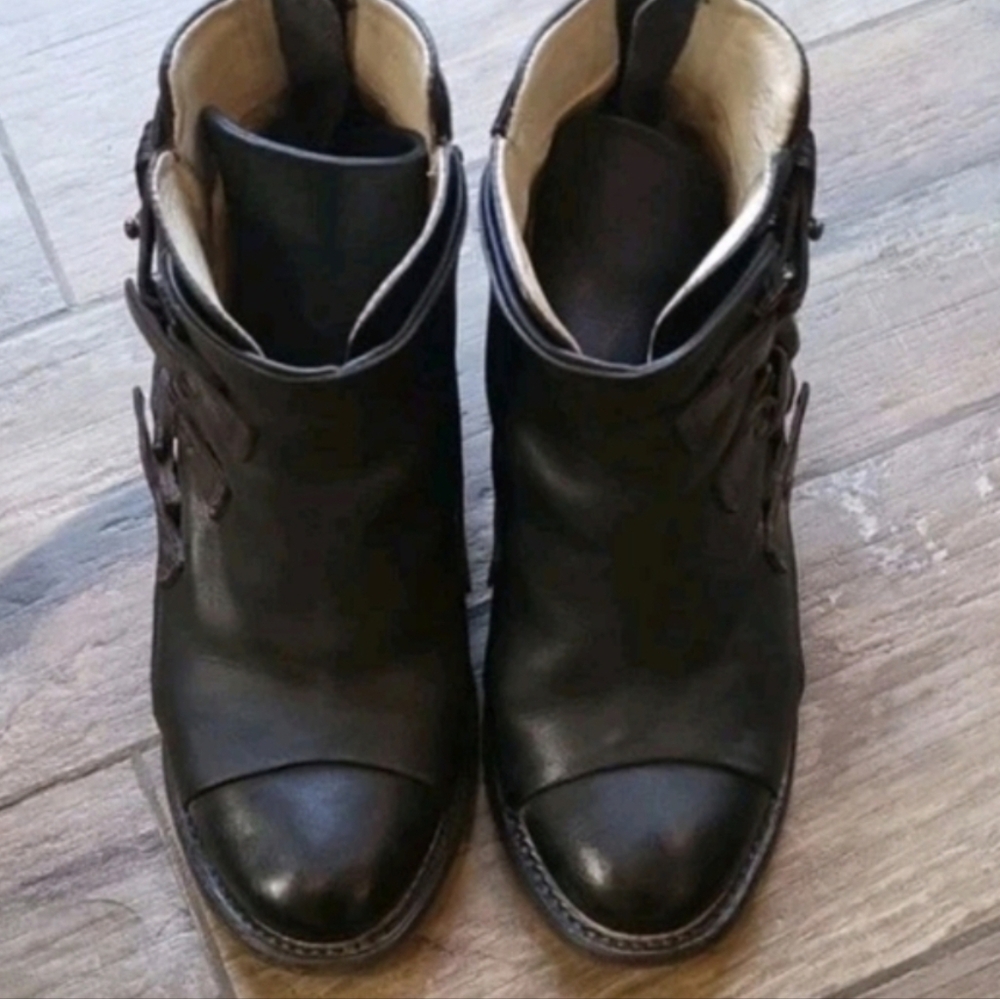 Freebird Circe Buckle Detail Leather Heeled Booties in Black/Brown, Size 7 - Picture 2 of 14